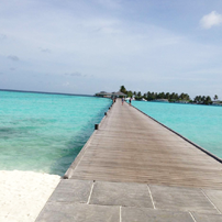 Фото моста между островами отеля на Мальдивах